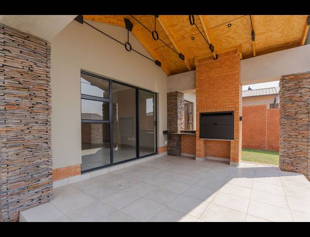 3 BEDROOM SIMPLEX FOR SALE IN SIX FOUNTAINS RESIDENTIAL ESTATE
